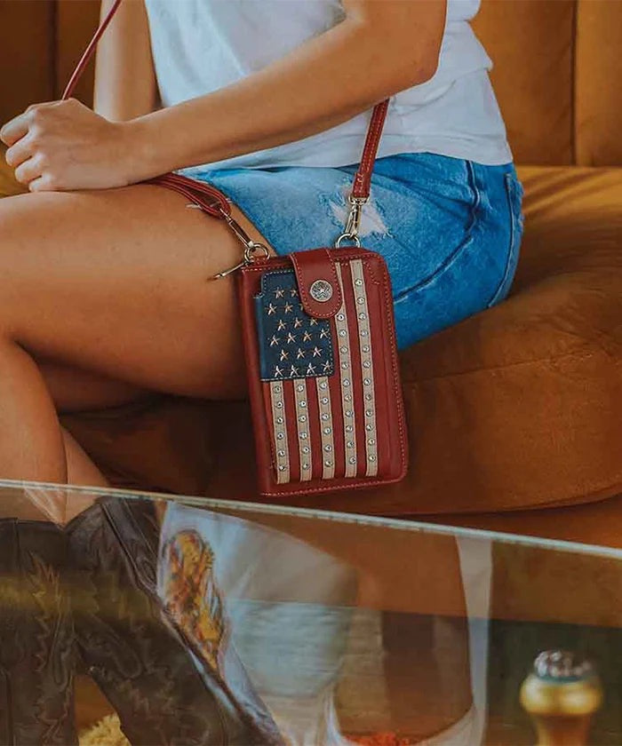 MONTANA WEST AMERICAN FLAG PHONE CROSSBODY BAG
